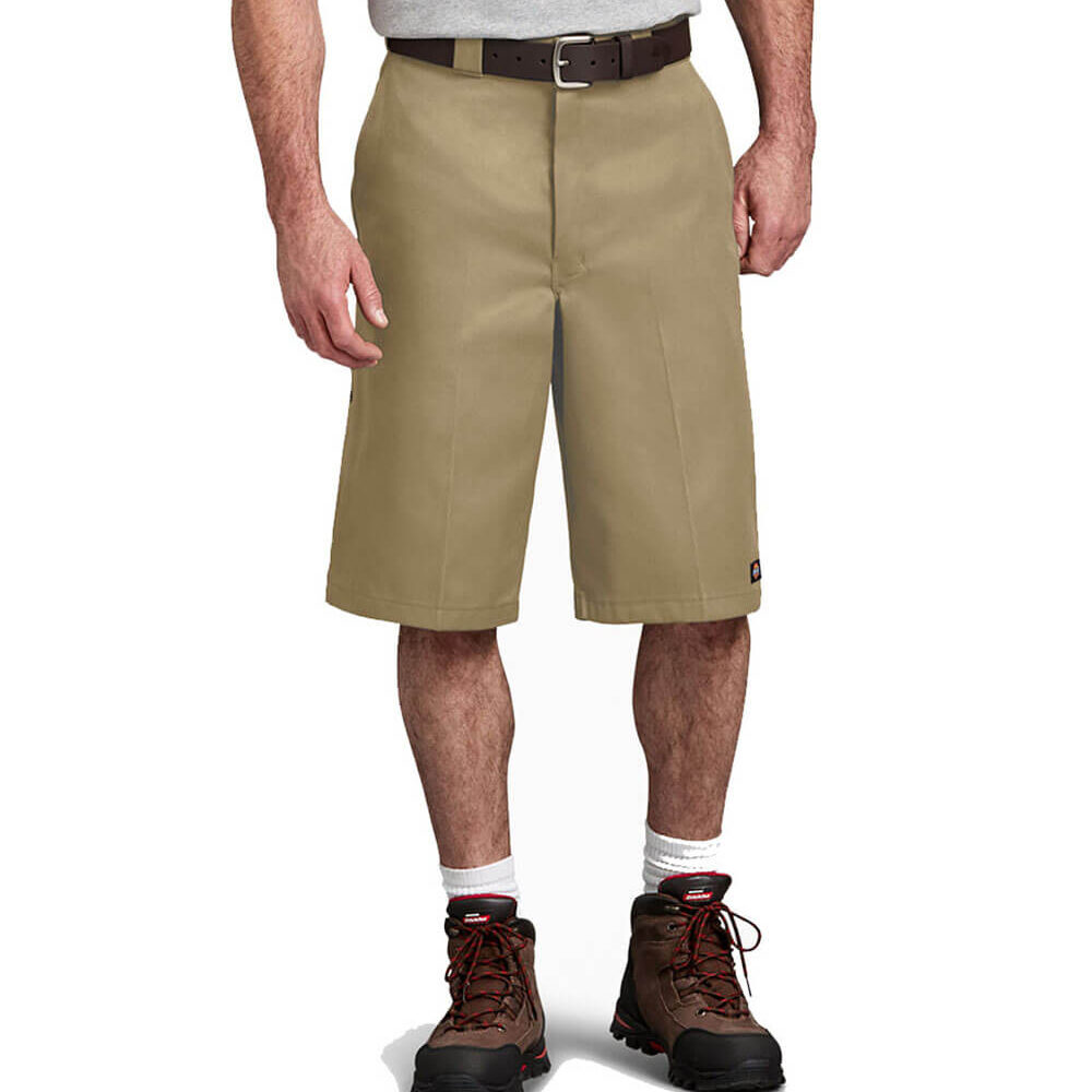 Shorts con bolsillos multiusos holgados de 13 “